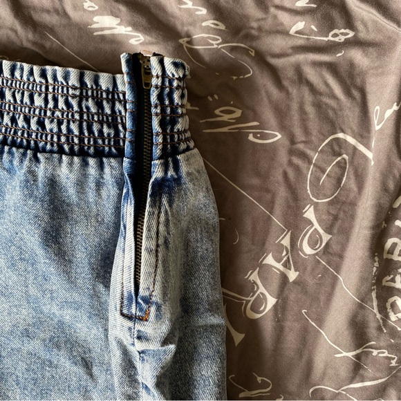 Acid wash denim skirt - Urban Outfitters - Size XS - NWOT - Picture 2 of 4